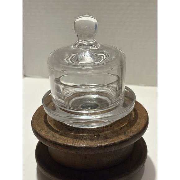 The Unbranded Brand Other - Small Butter Bell Dish European Style Clear Glass Crack. See‎ Photo